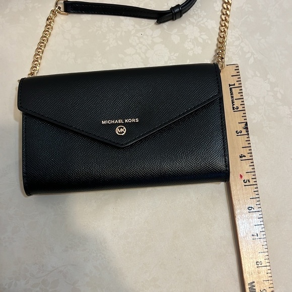 Michael Kors envelope crossbody bag.  Black - Picture 3 of 8